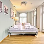 Apartment Bank House Deluxe 204 - Griwa Rent *